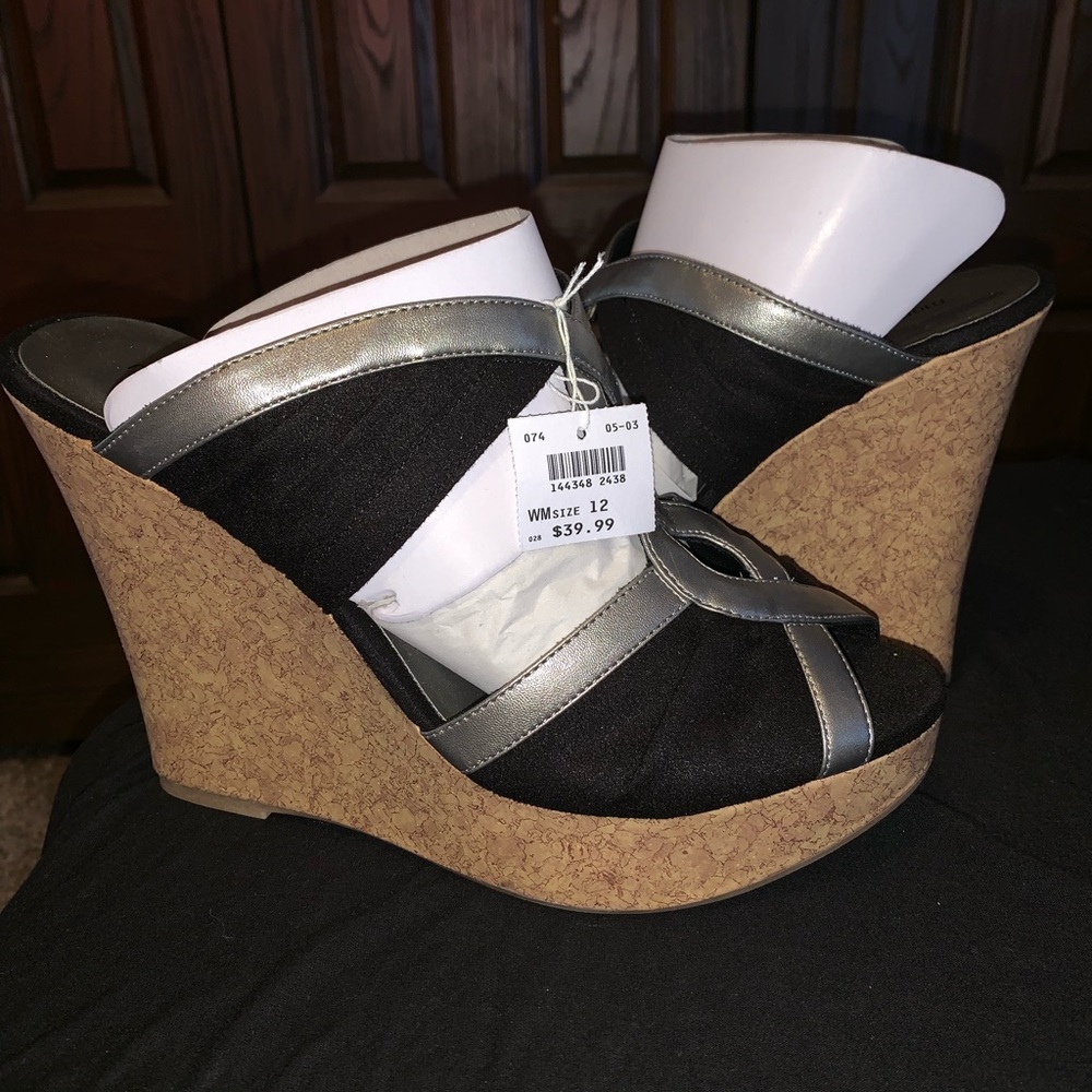 🖤 METALLIC AND BLACK WEDGES 🖤